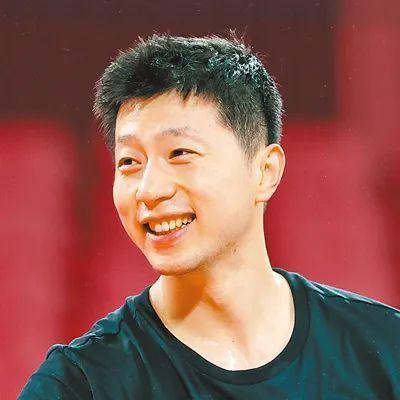 东京奥运单打冠军，中国乒乓球队队员马龙在人民日报撰文！