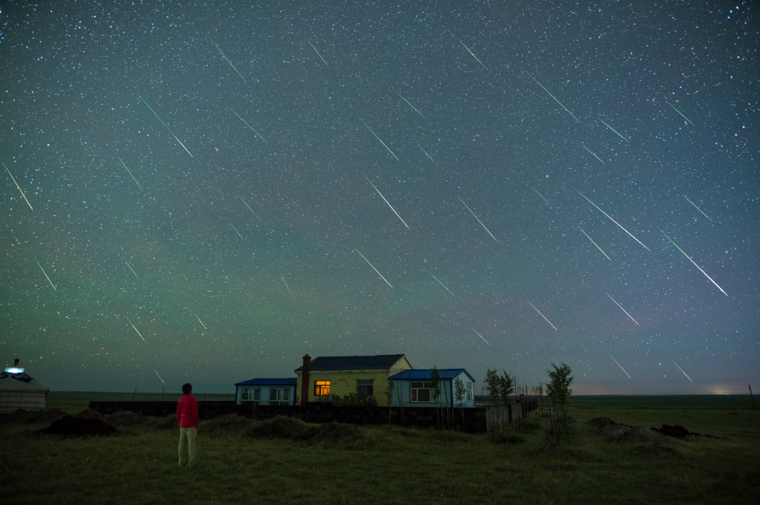 英仙座流星雨将进入最佳观测期 就在8月13日 流星雨 流星 新浪新闻 英仙座流星雨将进入最佳观测期 就在8月13日 流星雨 流星 新浪新闻