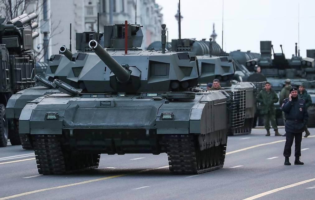 俄副防长：俄军年底前将接收20辆“阿玛塔”坦克
