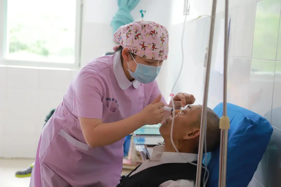 2018年嘉黎患者做术前准备