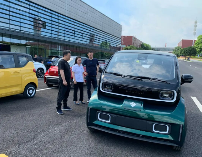 蔚来李斌：新品牌不会与MINI EV竞争 目标就是超越特斯拉