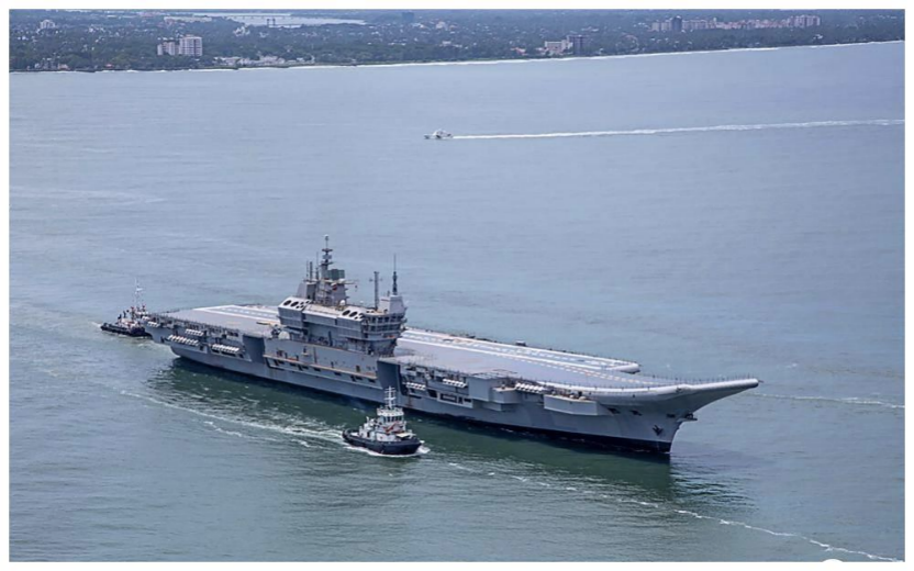 8月初,造了20年的印度国产航母"维克兰特"号终于出港海试