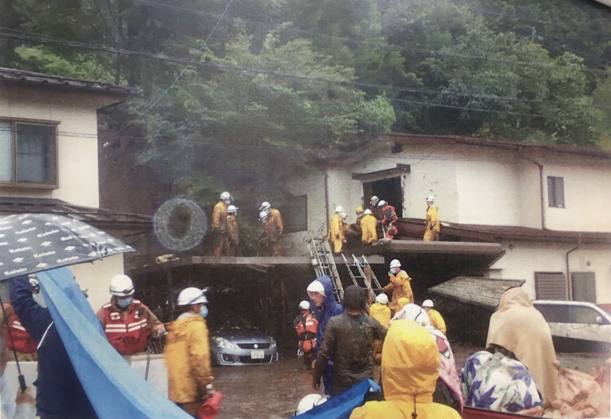 日本长野县发生泥石流 造成至少8人被埋