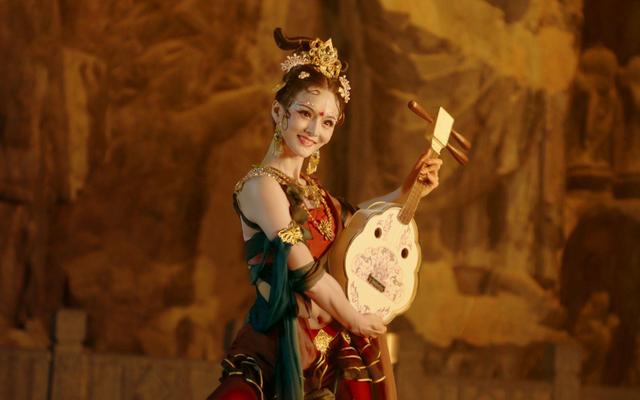 新闻8点见│龙门金刚火出圈主舞骆文博讲述幕后拍摄故事