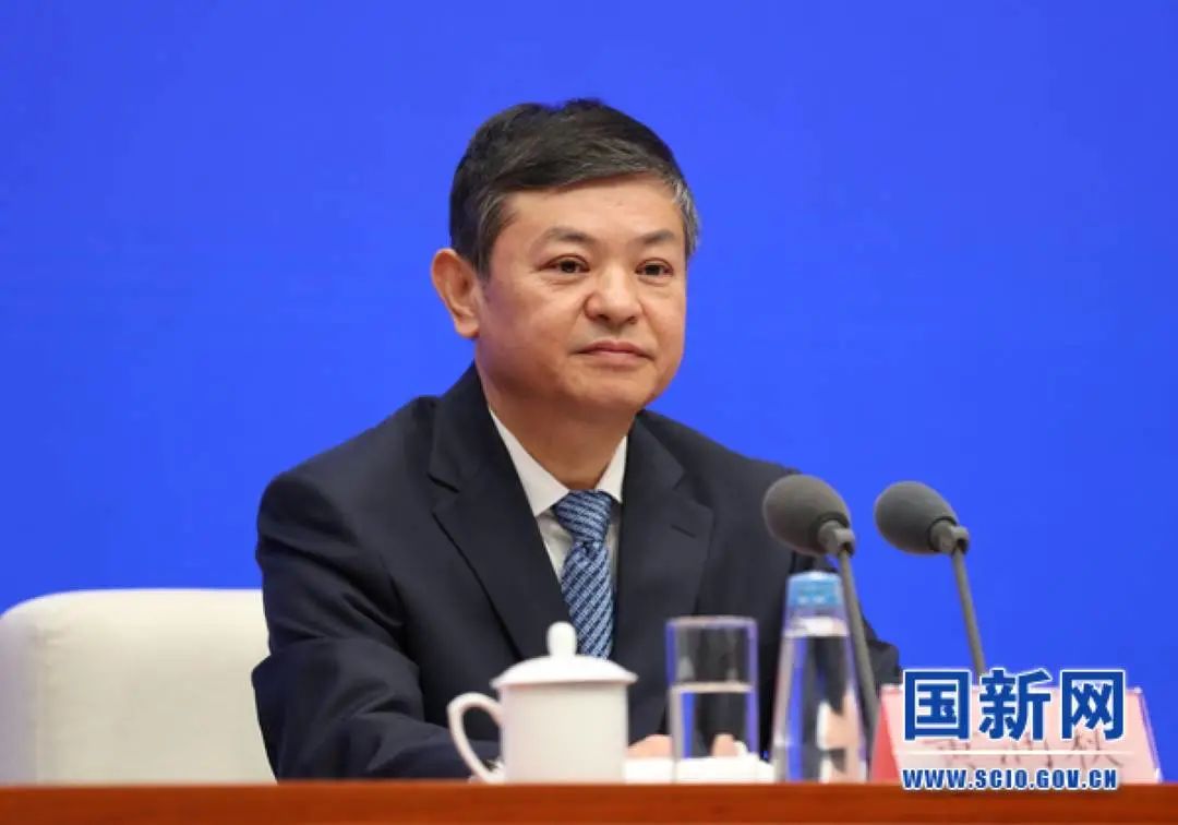 美丽中国建得如何?生态环境部部长举了"窗含西岭千秋雪"等6个例子(封