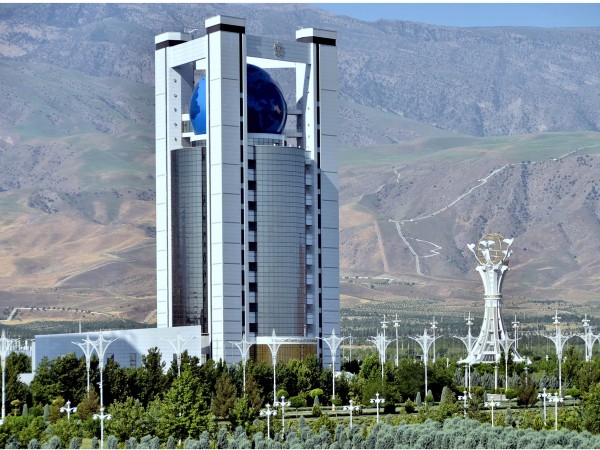 土库曼斯坦支持以和平方式解决阿富汗问题 两国间边境口岸运行正常
