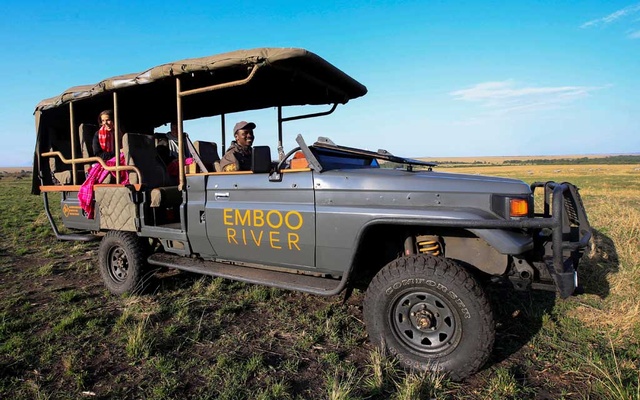 肯尼亚野生动物园公司使用电气化越野车来消除发动机噪音