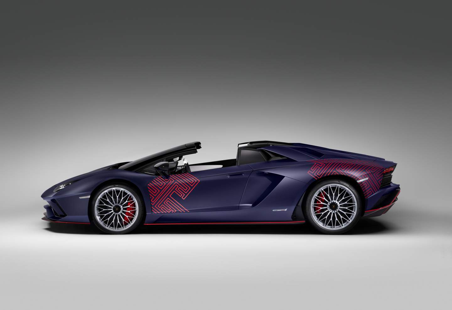 兰博基尼为韩国市场打造了两辆特别版aventadorsroadster