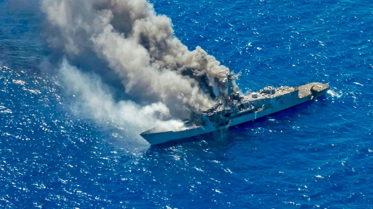 撞船事故2年后美军舰修复出海 还顺便升了个级|美国海军|驱逐舰_新浪新闻