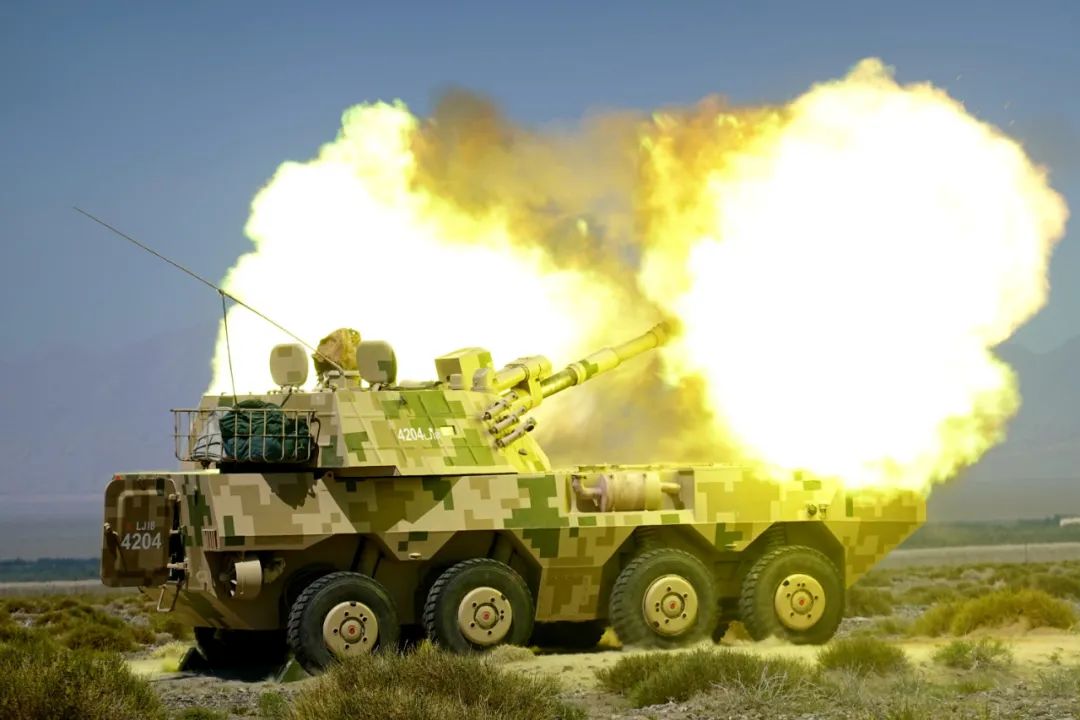 大漠深处火光四射炮声隆