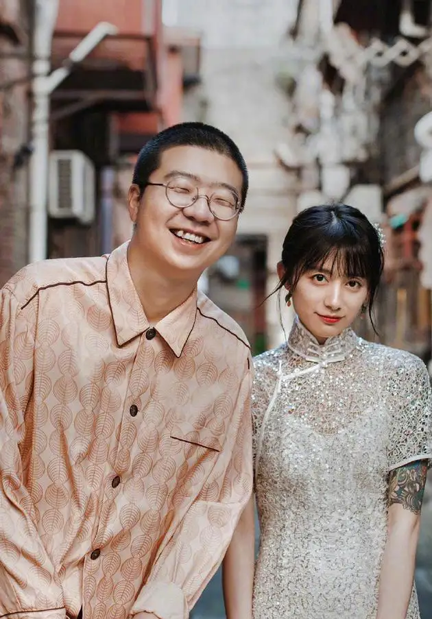 李诞宣布离婚,网友今年3月就发现二人情变征兆 李诞宣布离婚,网友今年3月就发现二人情变征兆