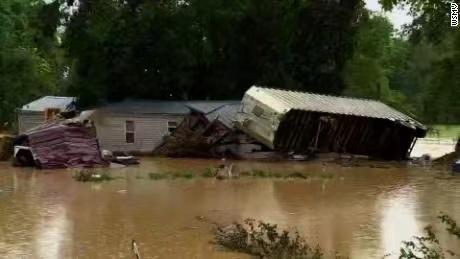 美国田纳西州中部洪灾已造成至少10人死亡31人失踪