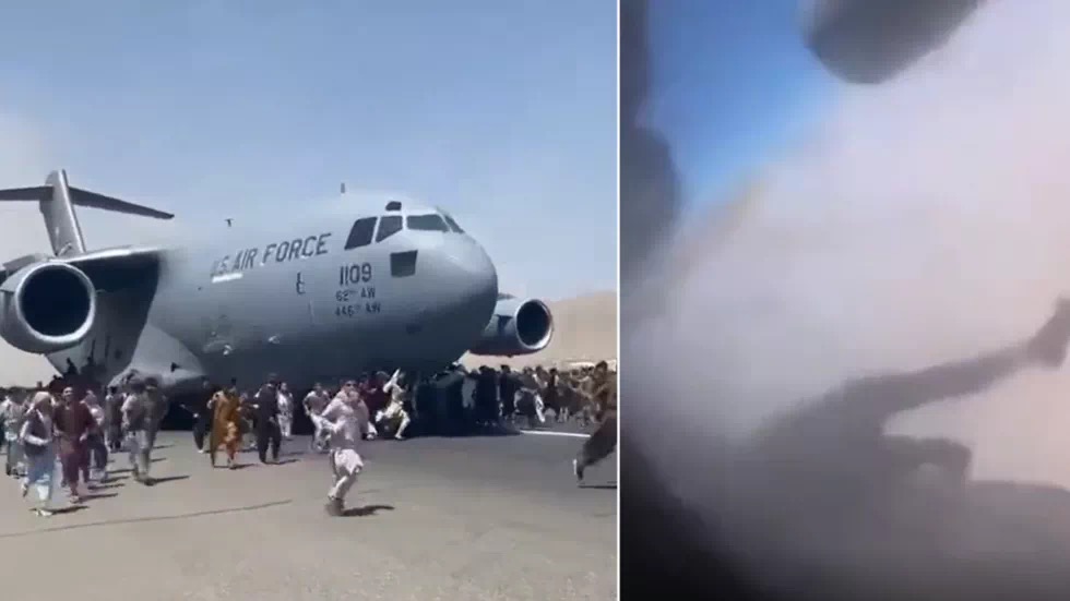 美军运输机起飞时的喀布尔机场乱象 图源：外媒 这些阿富汗工作人员还说，在机场附近的检查站，他们被推搡、吐唾沫，有人被迫与孩子分开，有人被人群踩踏受伤，还有人在前往机场的路上中暑晕倒……
