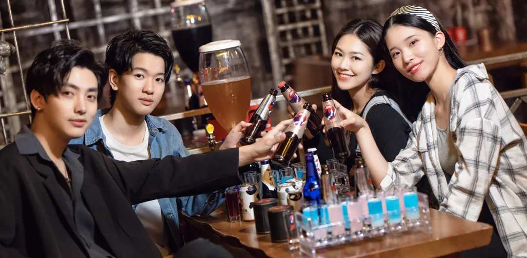 整体上看,海伦司的发展定位是驱动公司实现高速增长的