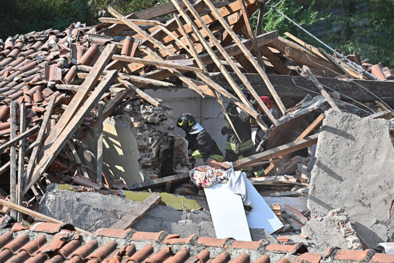 意大利北部一栋房屋倒塌3人被救仍有2人失踪