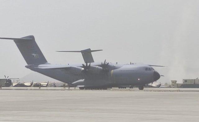 喀布尔机场的土耳其运输机，图源：土耳其国防部