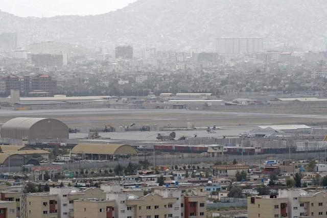 喀布尔机场，图源：人民视觉