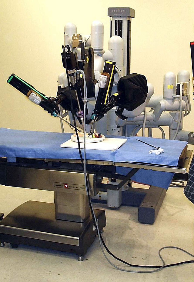 FDA对机器人辅助手术发出警告 达芬奇机器人所属公司回应