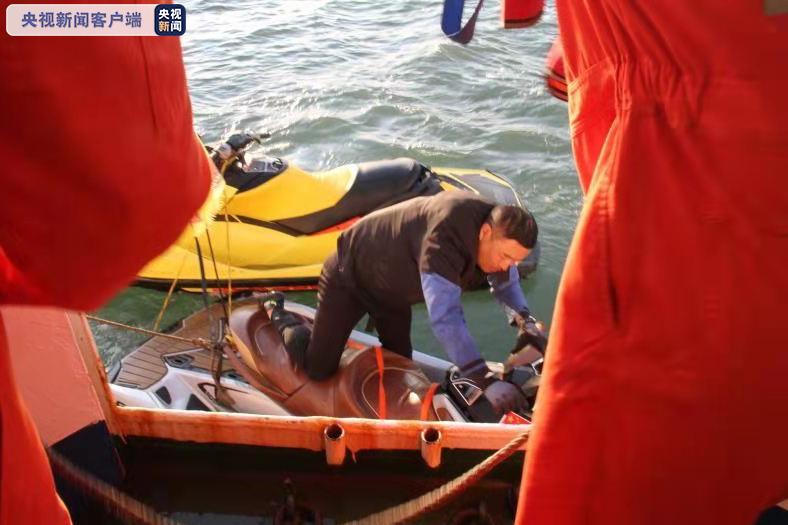 摩托艇故障3人海上遇险 北海救助局紧急救援