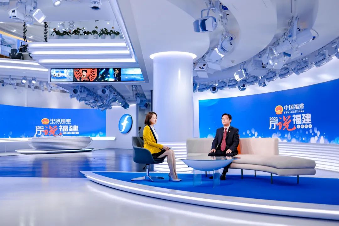 今晚20:05 锁定《厅说福建》     首播:8月28日周六20:05   (综合频道
