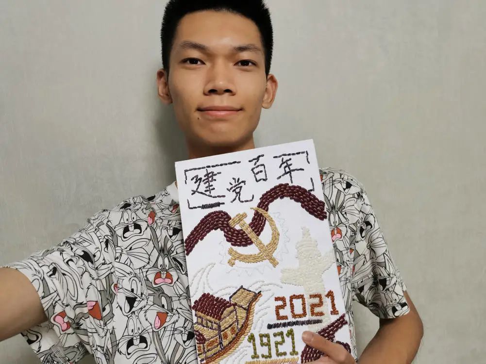 建党百年绘出时代背景与专业特色在农学院215名本科新生手下妙笔生花