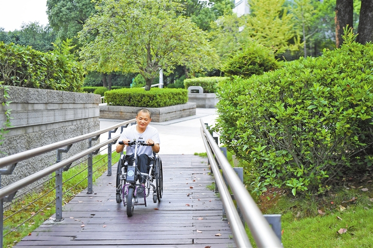 改造电梯间卫生间 让8500万残疾人生活无障碍