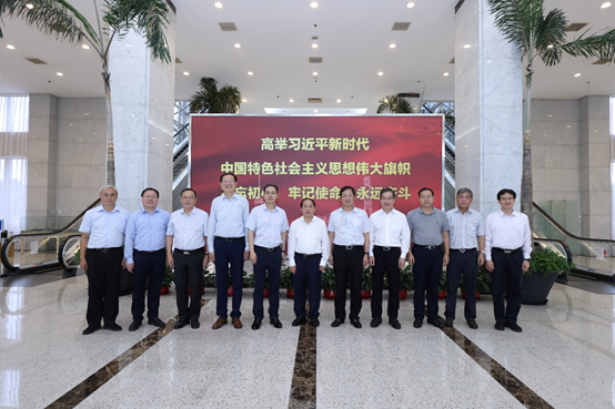 9月1日,上海市委常委,浦东新区区委书记朱松芝,市政府副秘书长,区委副