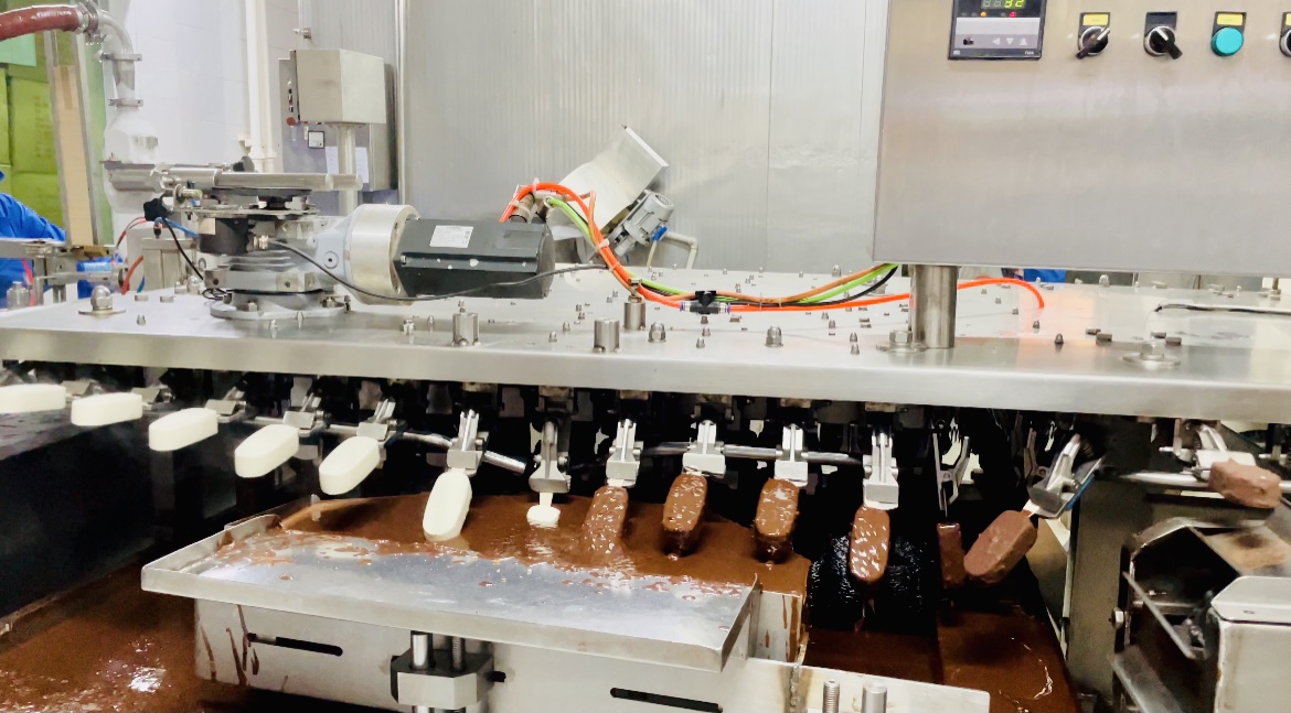 冰淇淋市场变天:洋品牌成分双标惹众怒,国产品牌逆袭