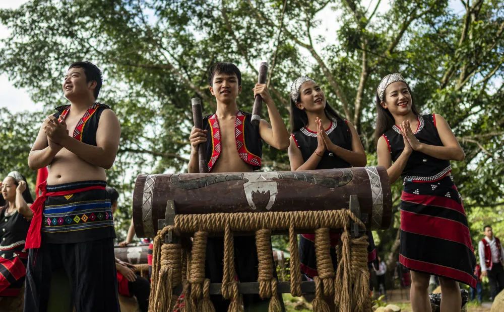 一块碑,一份文件,一个家庭——云南民族团结故事