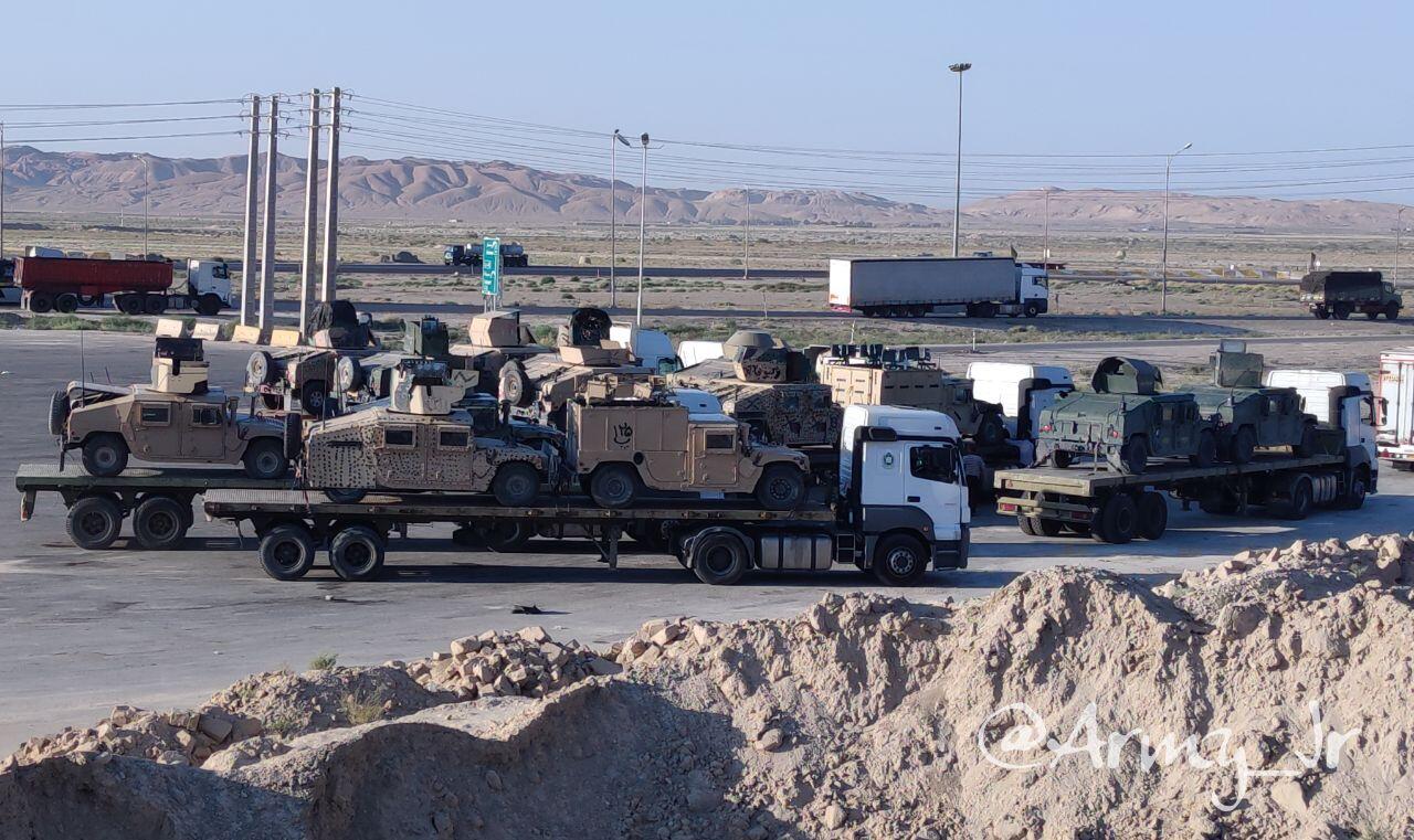 军用装甲车辆现身伊朗。图源：谢里菲推特