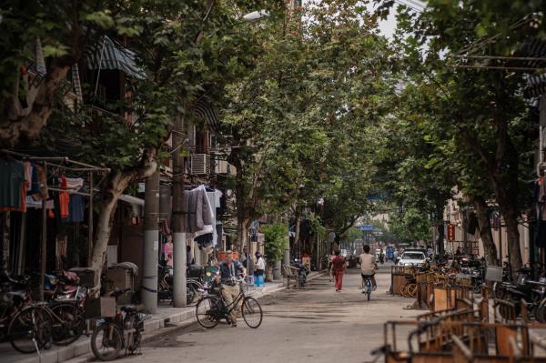 复兴路,东台路,肇周路,吉安路这四条马路,围成一个长不过200米,宽正好