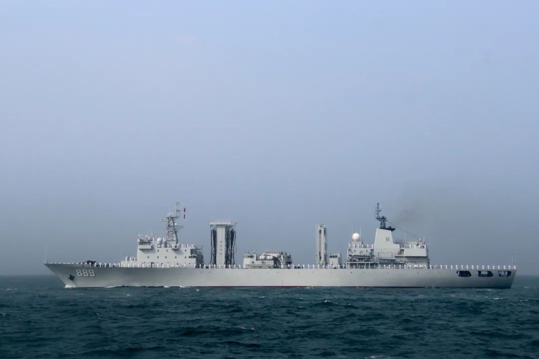 真凡尔赛舰艇中的超级奶妈来了