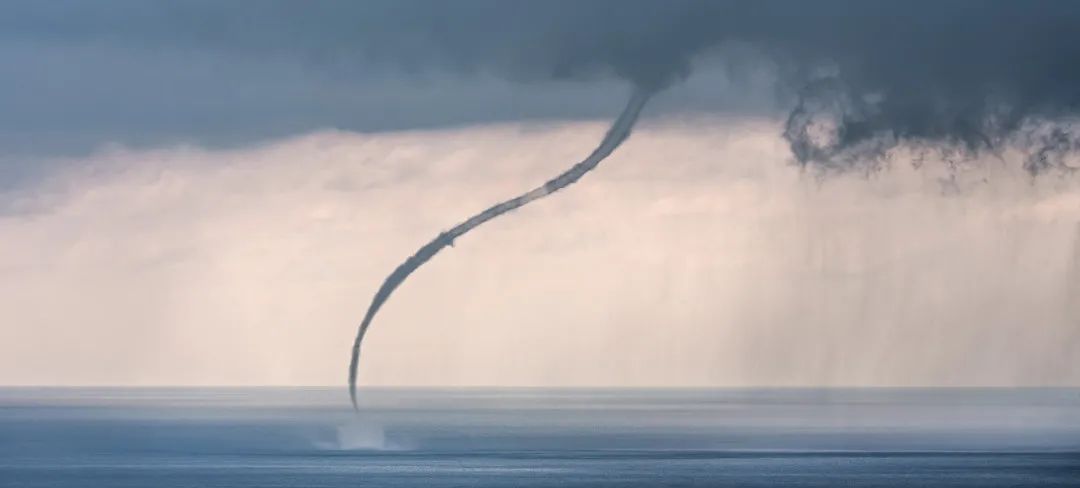 08wmo图片/sandropuncet|海上龙卷风