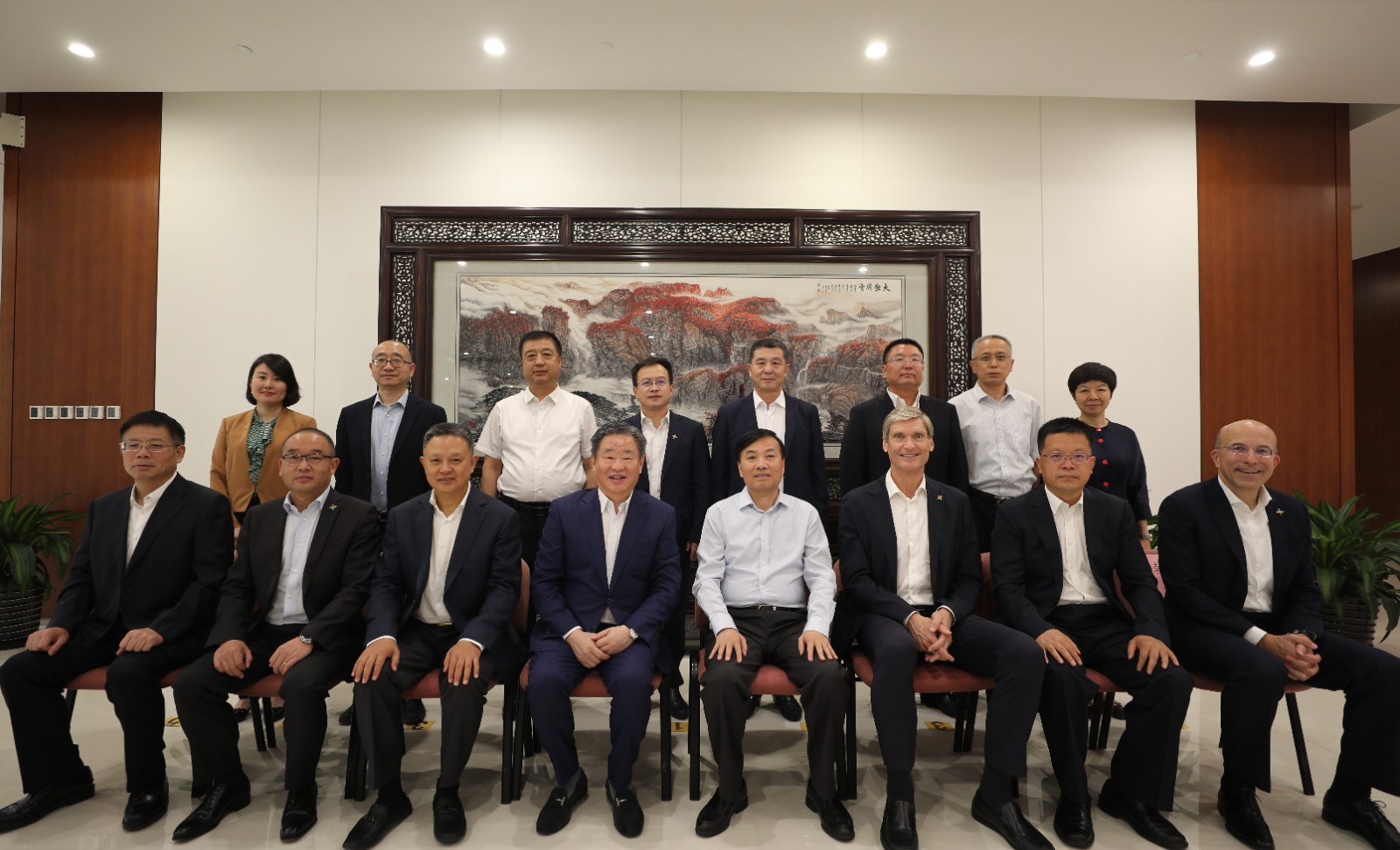 迟京涛总经理与先正达集团首席执行官傅文德一行举行工作会谈