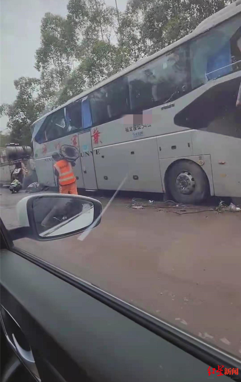 沪蓉高速客车侧翻致3死事故原因公布:司机雨天驾车超速行驶,临危操作