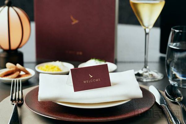 香港奕居Salisterra餐厅为周年庆特设的佳肴