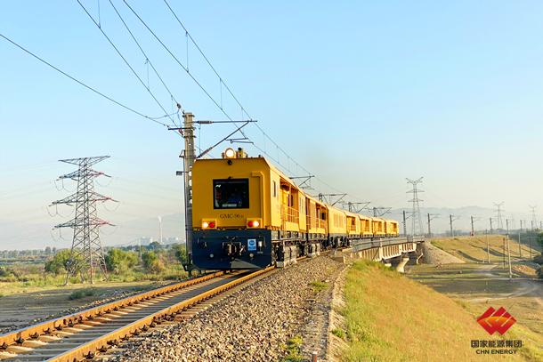 铁路装备提前完成准池线钢轨打磨年度任务