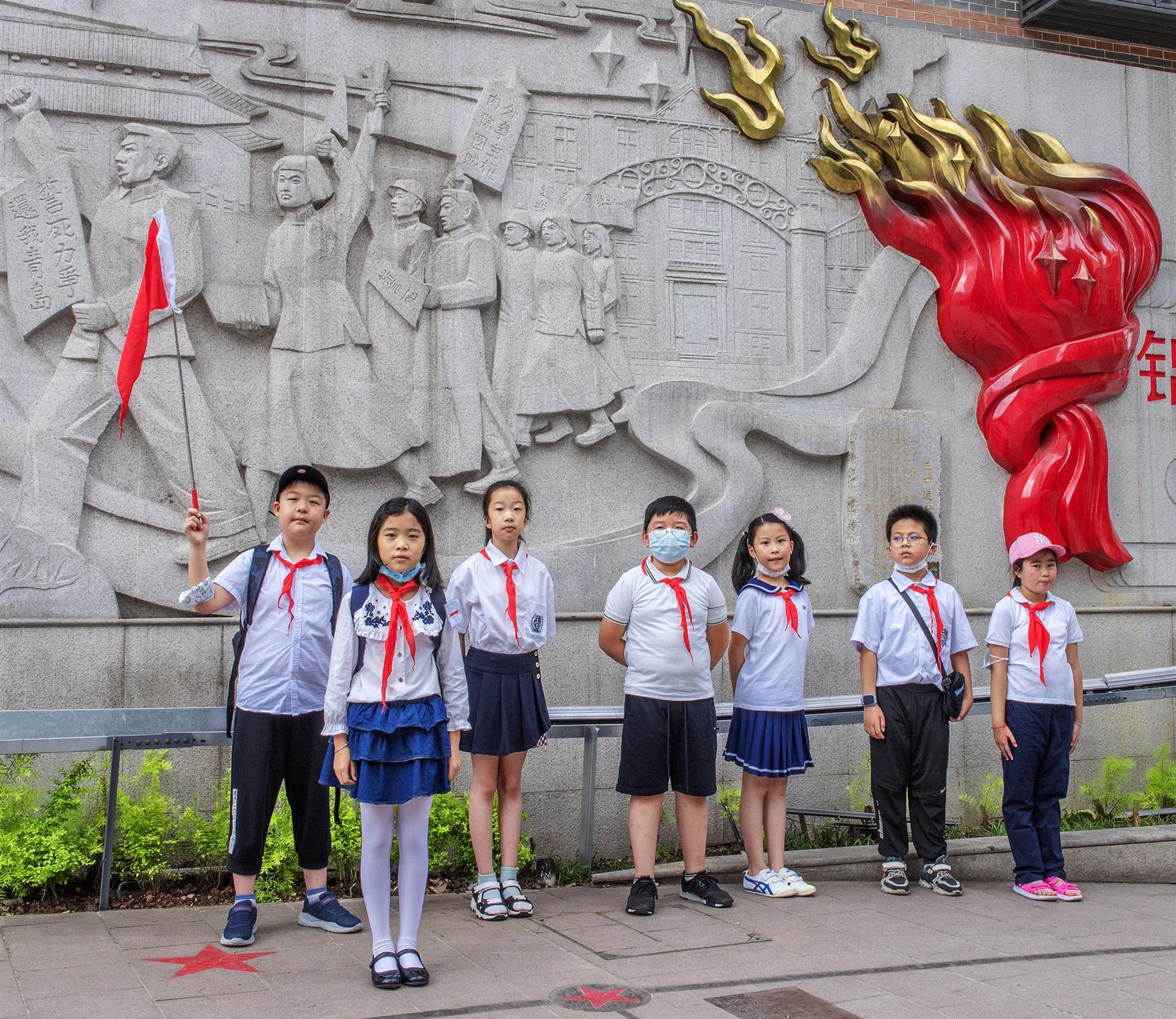 百幅照片定格百个瞬间,《庆祝建党百年这一天》摄影展举行