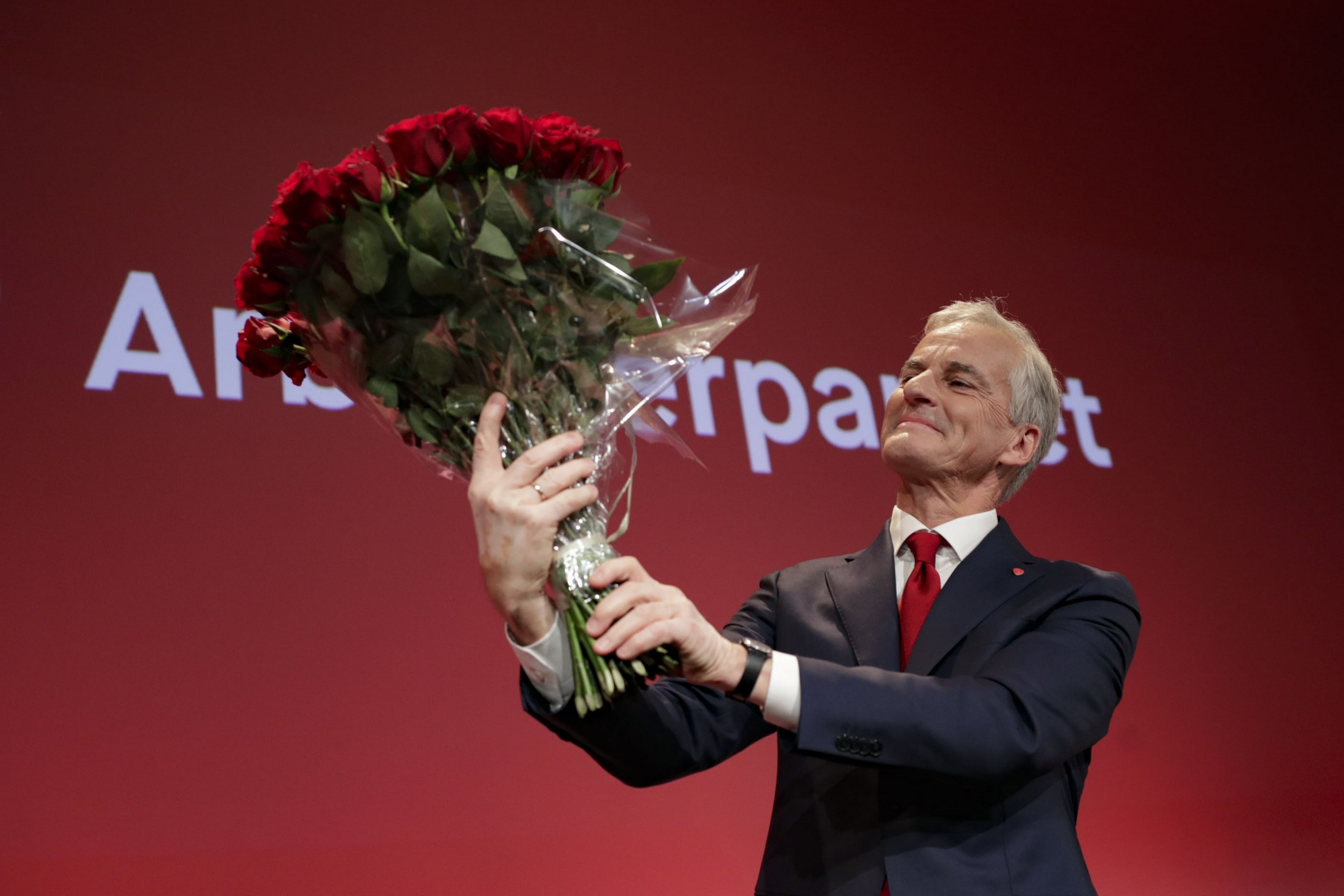 △9月13日，挪威工党领袖斯特勒参加议会选举活动。（图自视觉中国）