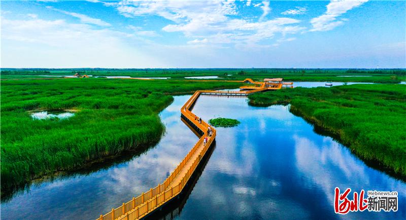 冀云长镜头一汪碧水映出美丽河北