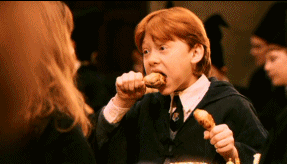 ▲鸡腿很香。来源/电影《哈利波特》片段