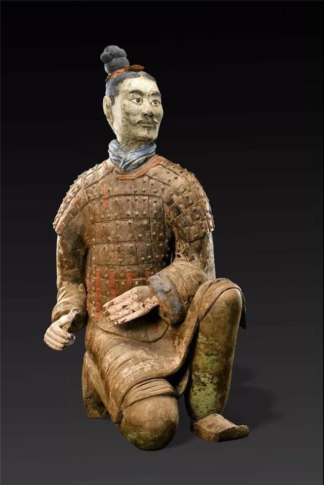 彩绘绿面跪射俑头.资料图
