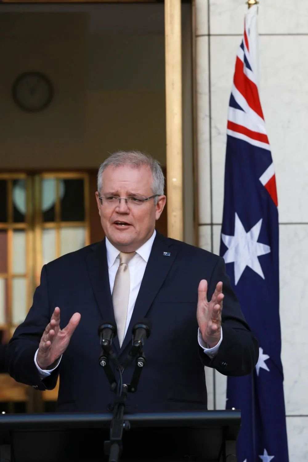 莫里森告诉澳大利亚5aa电台,他与法国总统埃马纽埃尔·马克龙6月下旬