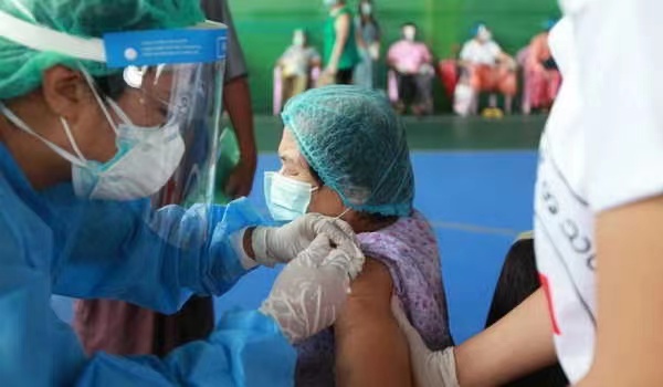 △缅甸卫生部门接种新冠疫苗现场