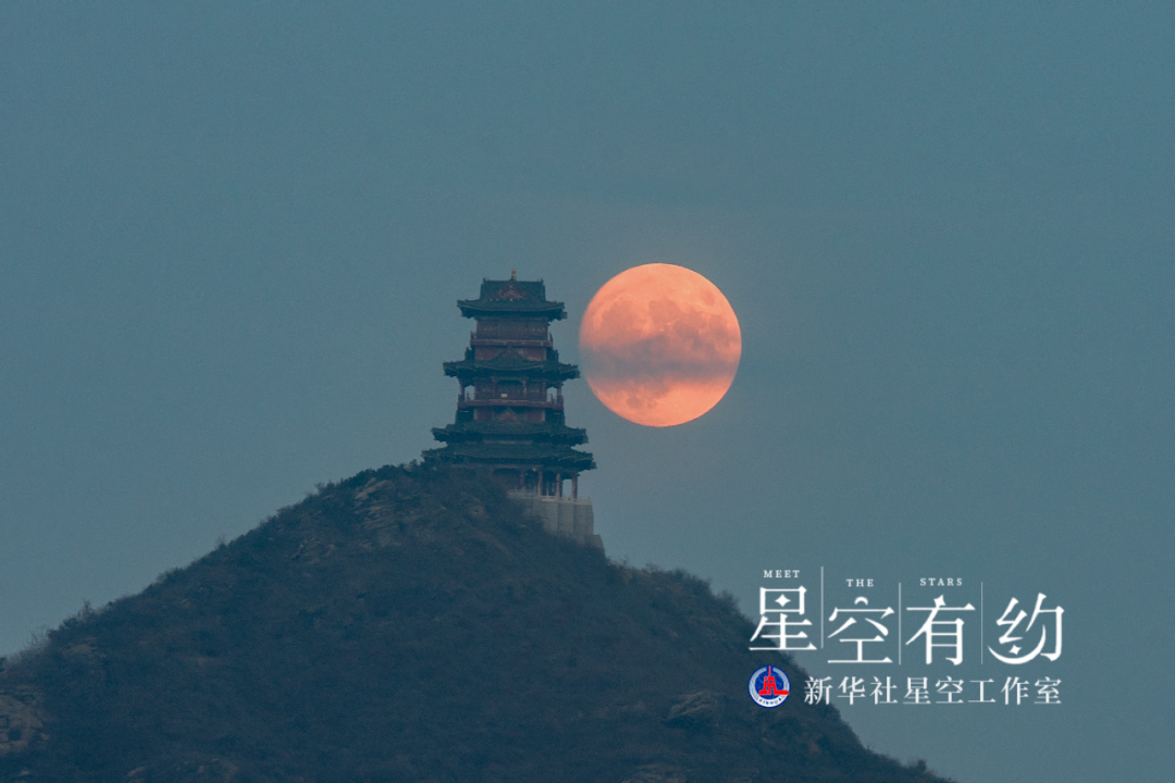 北京市天文摄影爱好者陈天宇2017年10月4日（农历八月十五）在北京拍摄的中秋月。（本人供图）
