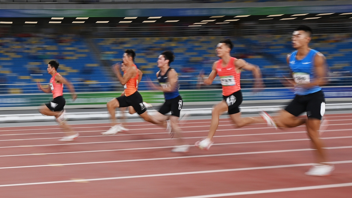 全运会田径：苏炳添10秒06顺利晋级男子100米决赛