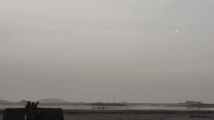 资料图：前卫-2实弹发射，一击即中靶机