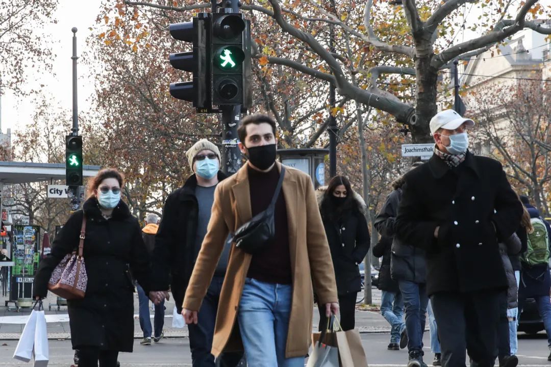 德国首例！德加油站员工因要求顾客佩戴口罩惨遭射杀