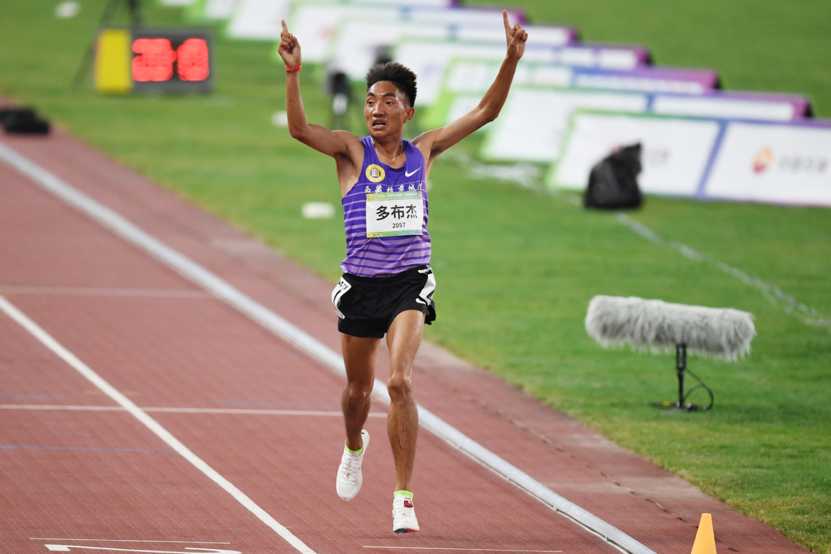 全运会:男子万米决赛 西藏队选手多布杰夺冠