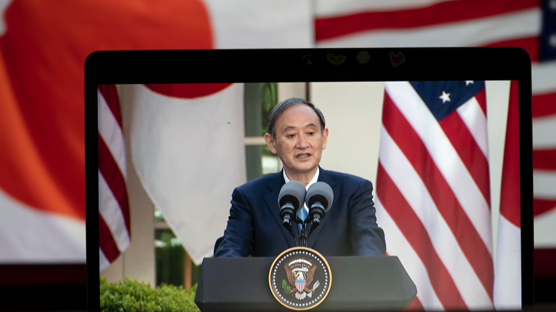日本首相菅义伟卸任前赴美